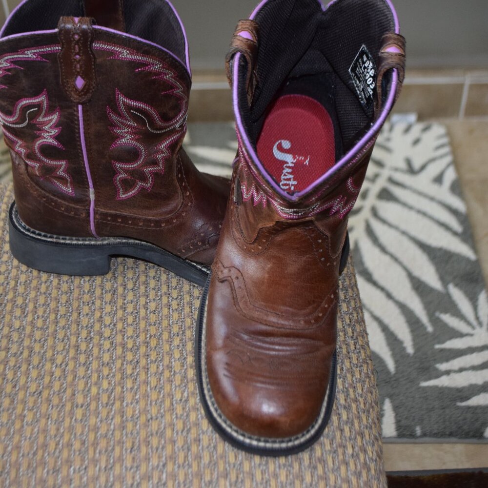 Justin Gypsy Round Toed Boot - image 3